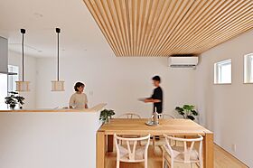 SUBLIME HOME株式会社の施工事例「自然素材の温もり溢れる、SDGsモデルハウス」のメイン画像
