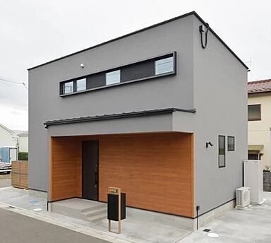 R+house小田原西/中川工務店の施工事例「暖かいカフェ風の家」の画像