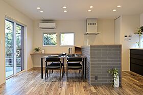 R+house小田原西/中川工務店の施工事例「家族が自然とリビングに集まる家」の画像1