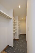 シンプルモダンスタイルの収納 R+house小田原西/中川工務店の事例画像