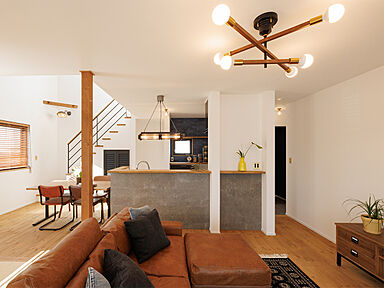 株式会社J-BASEの施工事例「J-BASE 2台ガレージの家」の画像2