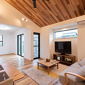 株式会社三建(Sus∞Eco Home-サスエコホーム-)の施工事例「「おうち時間」が楽しい平屋の家」の画像1