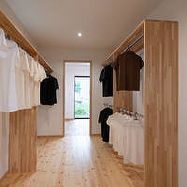 株式会社三建(Sus∞Eco Home-サスエコホーム-)の施工事例「「おうち時間」が楽しい平屋の家」の画像6