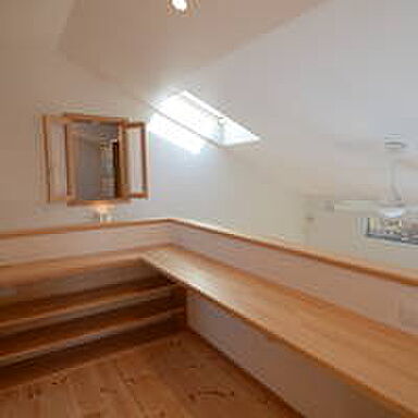 株式会社三建(Sus∞Eco Home-サスエコホーム-)の施工事例「化粧梁が印象的な木のぬくもりを感じられる家」の画像4