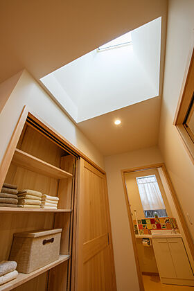 株式会社三建(Sus∞Eco Home-サスエコホーム-)の施工事例「セカンドライフを楽しむ平屋の家」の画像6