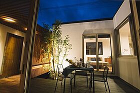 株式会社Lib Workの施工事例「熊本市南区平屋展示場ー「モダン」と「和」を融合させたコンテンポラリースタイル」の画像3