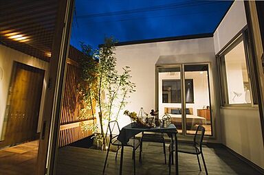 株式会社Lib Workの施工事例「熊本市南区平屋展示場ー「モダン」と「和」を融合させたコンテンポラリースタイル」の画像3