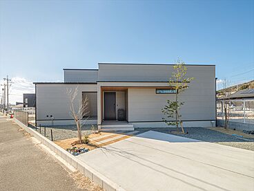 株式会社Lib Workの施工事例「【平屋・3LDK・カフェ風・ウッドデッキあり】心落ち着くカフェ風の住まい」の画像