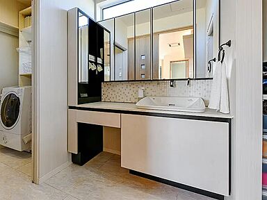 サンヨーホームズ株式会社 大阪本店の施工事例「シンボルツリーを眺めながら 光に包まれて心地よく暮らす」の画像5