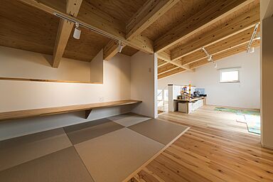 伊大建設株式会社の施工事例「木のぬくもりと開放感あふれる家」の画像2