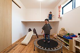 伊大建設株式会社の施工事例「こどもと一緒に暮らしを楽しむ家」の画像7