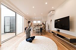 伊大建設株式会社の施工事例「中庭からすべて繋がる家事「楽」動線の家」の画像