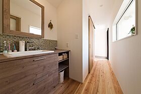 伊大建設株式会社の施工事例「中庭からすべて繋がる家事「楽」動線の家」の画像5