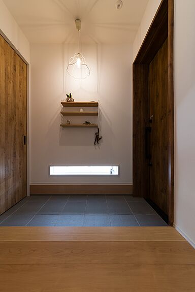 伊大建設株式会社の施工事例「光と風を呼び込むナチュラルモダンの平屋」の画像2