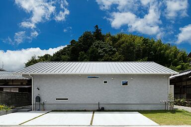伊大建設株式会社の施工事例「光と風を呼び込むナチュラルモダンの平屋」の画像3
