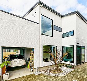 サンヨーホームズ 中部支店の施工事例「リビング直結の広い土間で開放的な住み心地を演出」の画像6