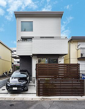 サンヨーホームズ 中部支店の施工事例「高強度の躯体をベースに広がりとデザイン性を併せ持つ住まいへ。」のメイン画像