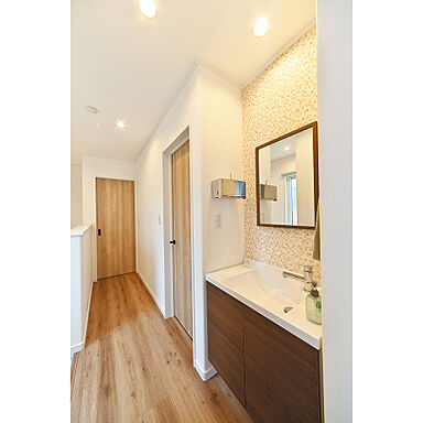 アイフルホーム宮城の施工事例「宮城県仙台市 Y様宅 印象的な外観や板張りの天井、こだわりを盛り込んだ家が完成」の画像5