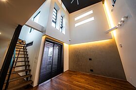 株式会社小堀建設の施工事例「間接照明が空間を彩る家」のメイン画像
