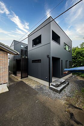 株式会社小堀建設の施工事例「間接照明が空間を彩る家」の画像1