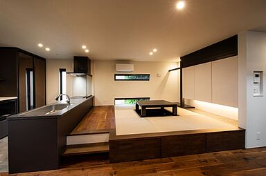 株式会社小堀建設の施工事例「間接照明が空間を彩る家」の画像2
