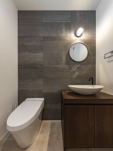 株式会社小堀建設の施工事例「白ガルバと塗り壁の家」の画像5