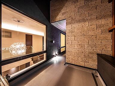 株式会社小堀建設の施工事例「ゲストに感動を与える玄関のある家」の画像6