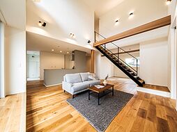 株式会社小堀建設の施工事例「空間がつながる大屋根の家」の画像