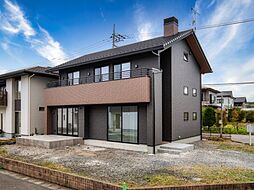 株式会社小堀建設 宇都宮支店の施工事例「アイアンと木が調和する優しい空間の家」の画像