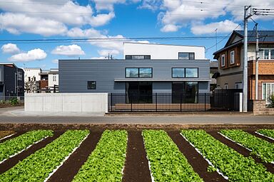 株式会社小堀建設の施工事例「空と繋がる家」の画像1
