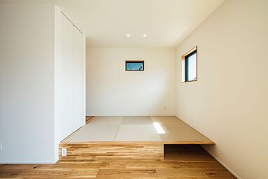 株式会社小堀建設の施工事例「優しく静かに迎え入れてくれる家」の画像3