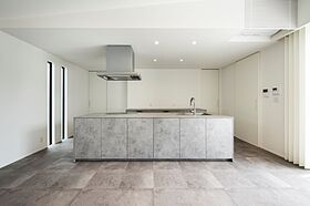 株式会社小堀建設の施工事例「大きなテラスとガレージが魅力的な平屋の家」の画像3