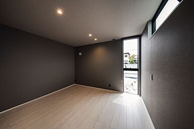 株式会社小堀建設の施工事例「大きなテラスとガレージが魅力的な平屋の家」の画像6