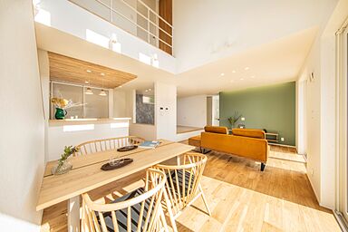 株式会社小堀建設の施工事例「アクセントクロスがかわいらしい家」の画像2