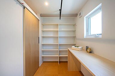 株式会社小堀建設の施工事例「釣り人の心を満たす、伝統と現代が調和する和モダンの家」の画像9