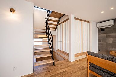 株式会社小堀建設の施工事例「光と風を感じる書斎のある家」の画像4