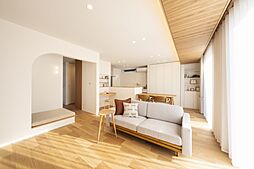 株式会社小堀建設の施工事例「やさしいアーチ壁がアクセントのヌックがある家」の画像