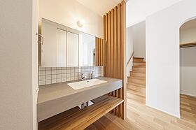 株式会社小堀建設の施工事例「やさしいアーチ壁がアクセントのヌックがある家」の画像5