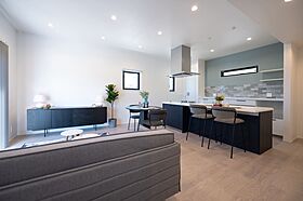 OWN RESORT HOMEの施工事例「デザインと住み心地を両立した北欧モダンスタイルの家」のメイン画像