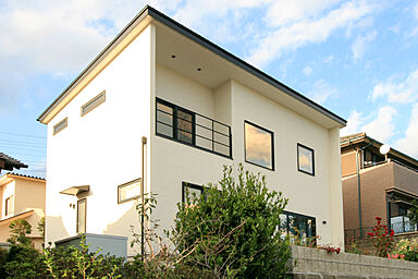 OWN RESORT HOMEの施工事例「【 螺旋階段と「ただいま!」動線が特徴的な家】-Haqua:marina-」の画像6