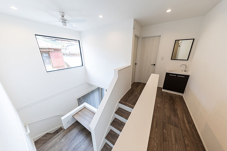 OWN RESORT HOMEの公式画像_階段9