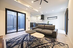 OWN RESORT HOMEの施工事例「【夫婦の特別な時間が広がるリゾートライクな平屋】」のメイン画像