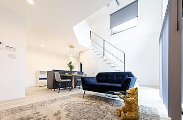 OWN RESORT HOMEの施工事例「【インダストリアルなカフェスタイルがクールな家】」の画像