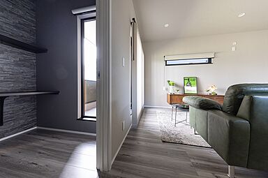 OWN RESORT HOMEの施工事例「【住宅が密集する狭小地で叶えた2階リビングの家】」の画像4