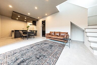 OWN RESORT HOMEの施工事例「【扉を開けた瞬間からホテルライクな猫と暮らす家】」の画像1