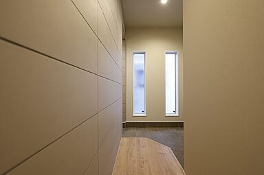 OWN RESORT HOMEの施工事例「【温もりのあるラグジュアリーな空間が広がる家】」の画像8