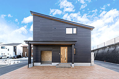 OWN RESORT HOMEの施工事例「【大きな吹抜けがあるコンパクトなガレージハウス】」の画像10