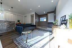 OWN RESORT HOMEの施工事例「【ピロティガレージにした2階リビングのお家】」の画像