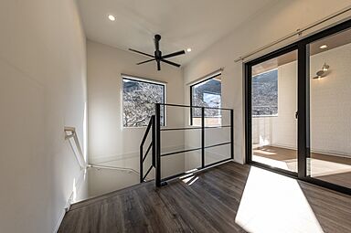 OWN RESORT HOMEの施工事例「【海を感じる配色と伸びやかなプランのお家】」の画像6