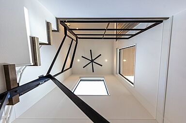 OWN RESORT HOMEの施工事例「【海を感じる配色と伸びやかなプランのお家】」の画像9